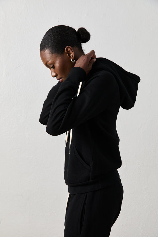 LISSE FITTED HOODY / BLACK