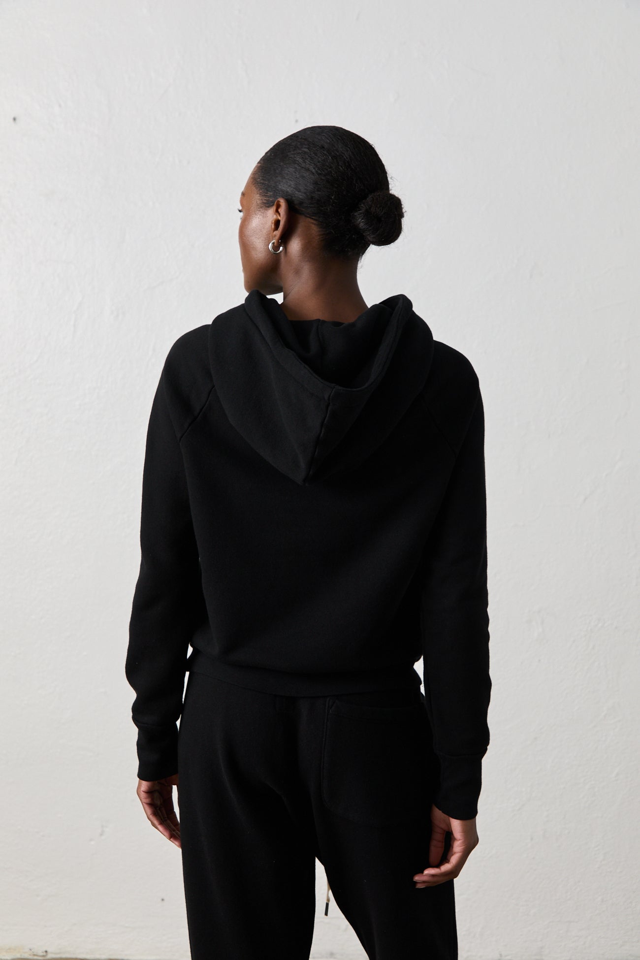 LISSE FITTED HOODY / BLACK