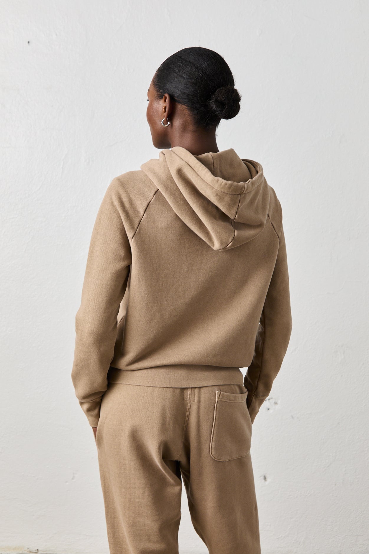 LISSE FITTED HOODY / COCOA