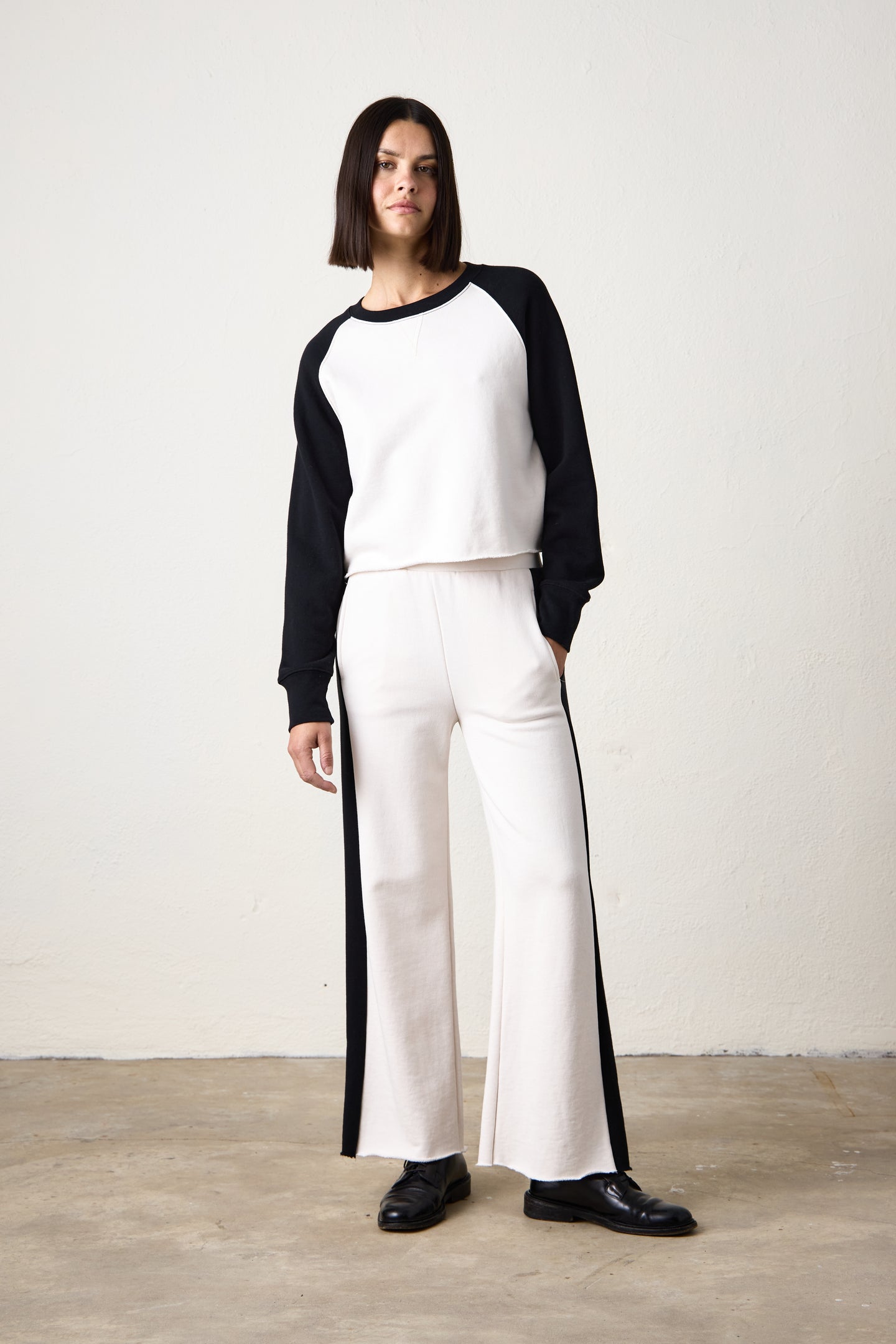 RILEY WIDE LEG LOOP TERRY PANT / IVORY/BLACK