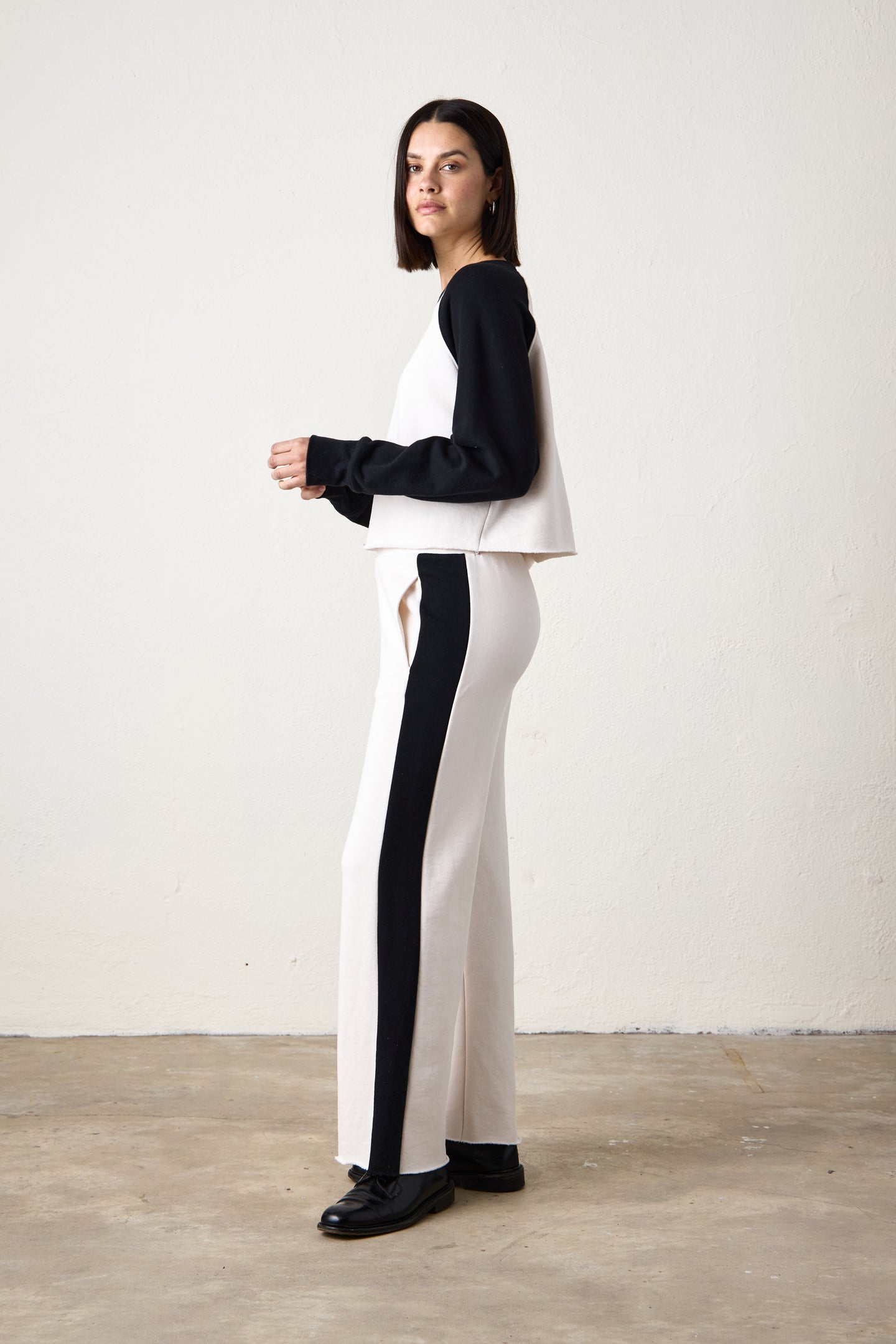 RILEY WIDE LEG LOOP TERRY PANT / IVORY/BLACK