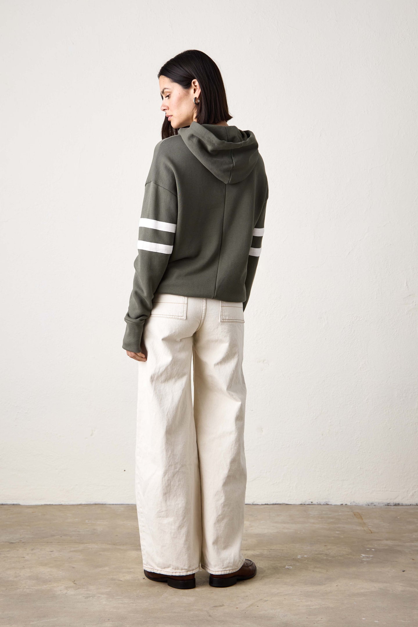 ELLIS RELAXED LOOP TERRY HOODY / OLIVE/IVORY