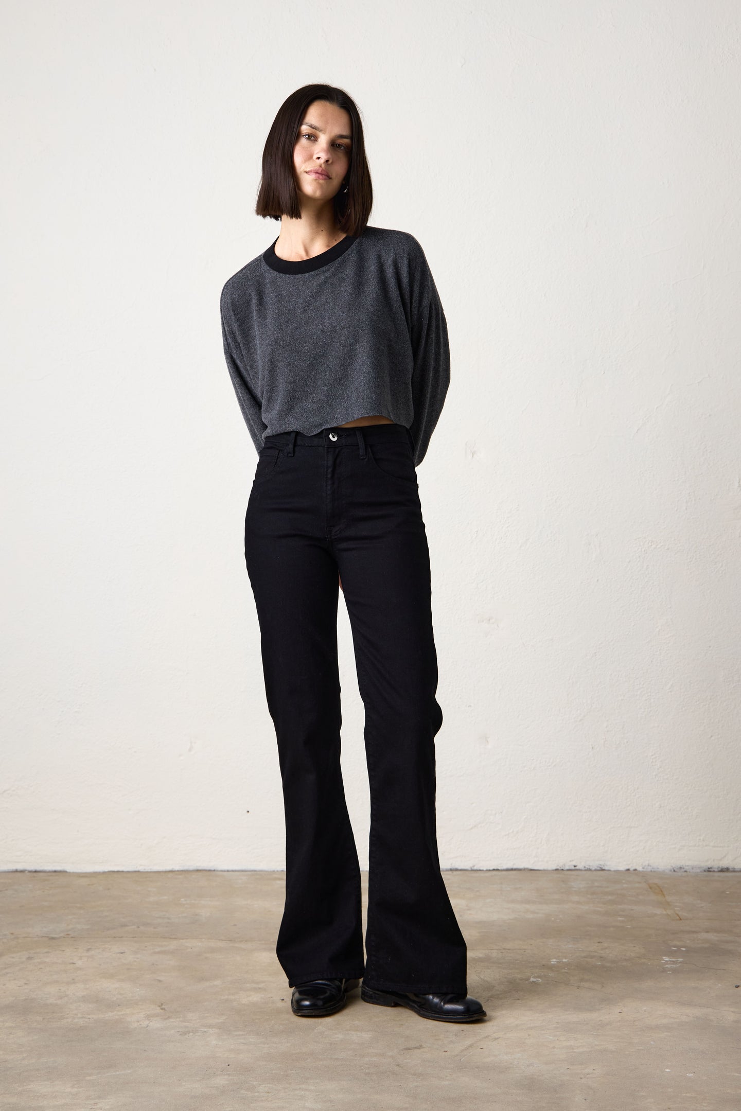 CHIARA PLUSH SUPER WIDE CROP / BLACK