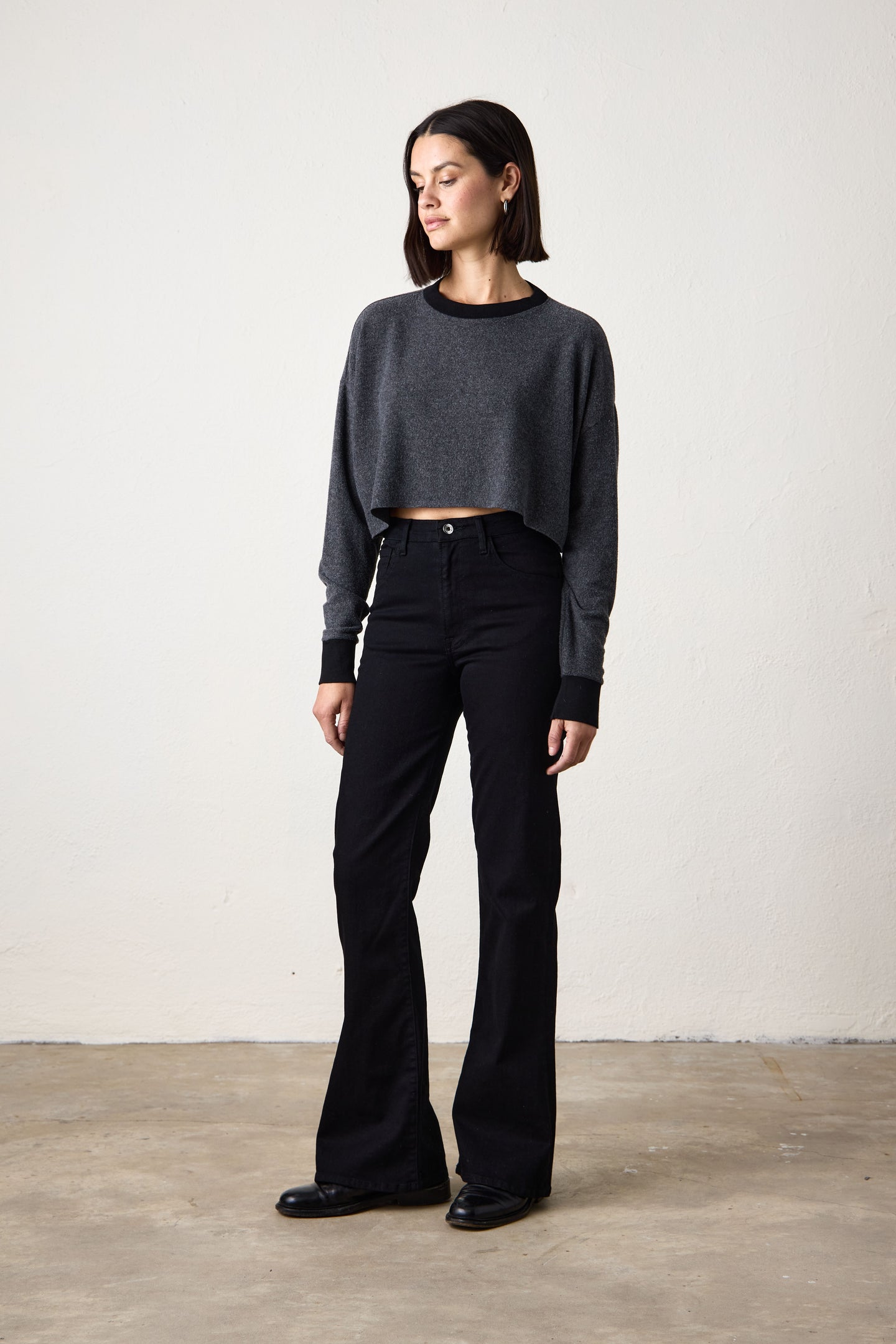 CHIARA PLUSH SUPER WIDE CROP / BLACK