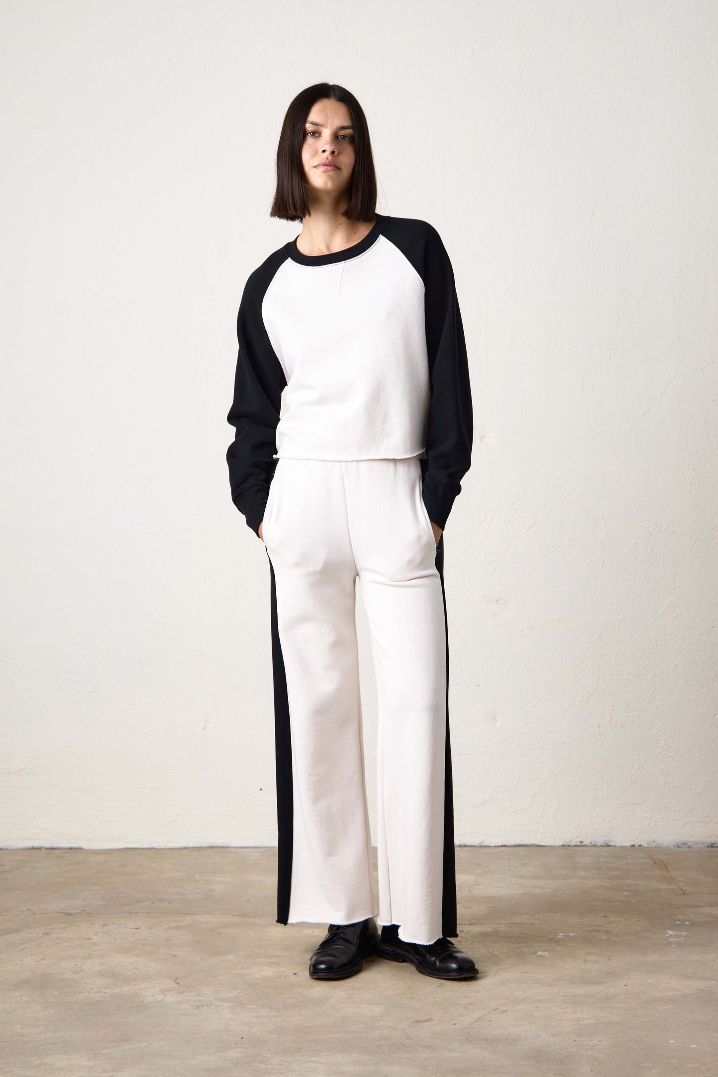 MARCO CROP LOOP TERRY SWEATSHIRT / IVORY/BLACK