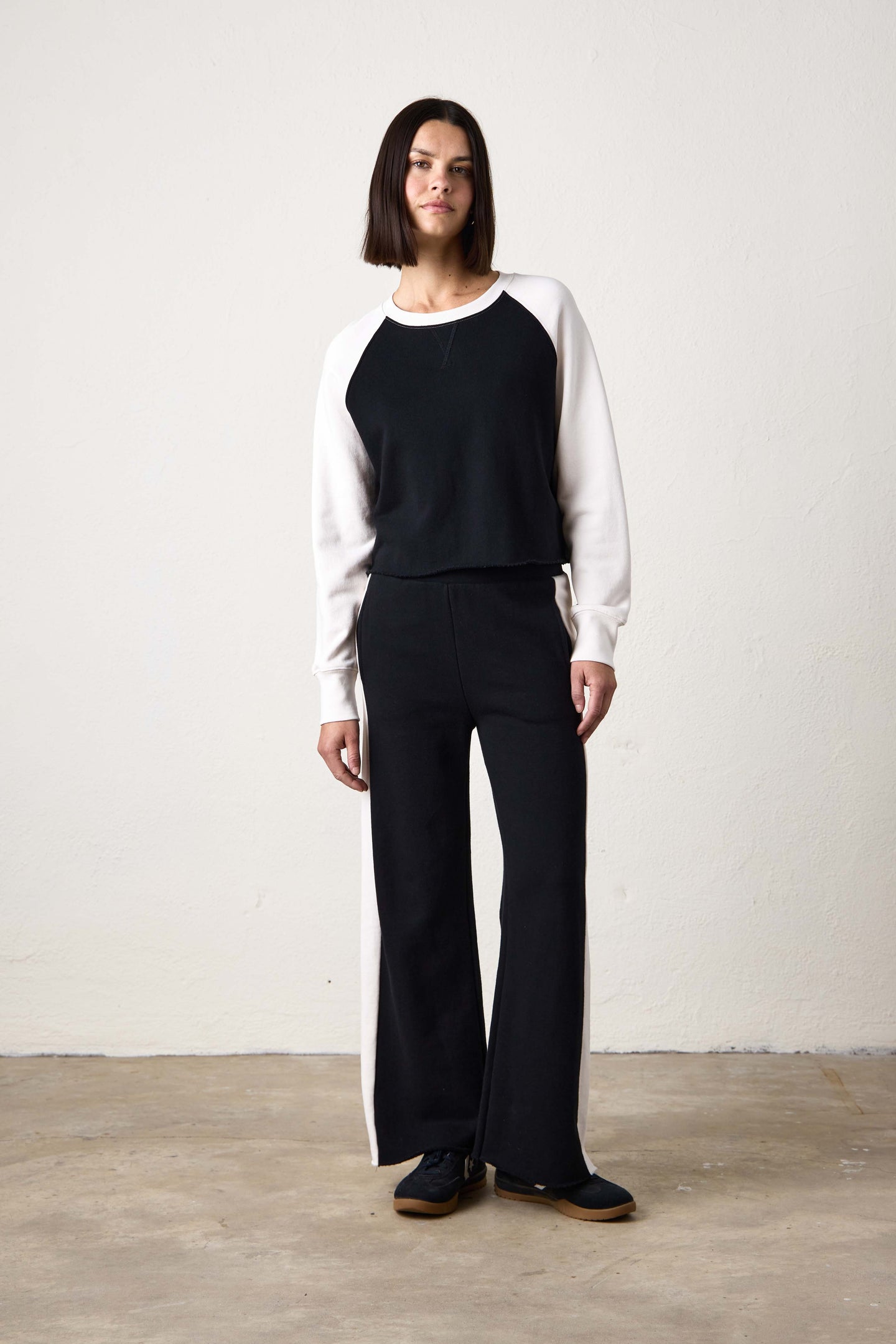 MARCO CROP LOOP TERRY SWEATSHIRT / BLACK/IVORY