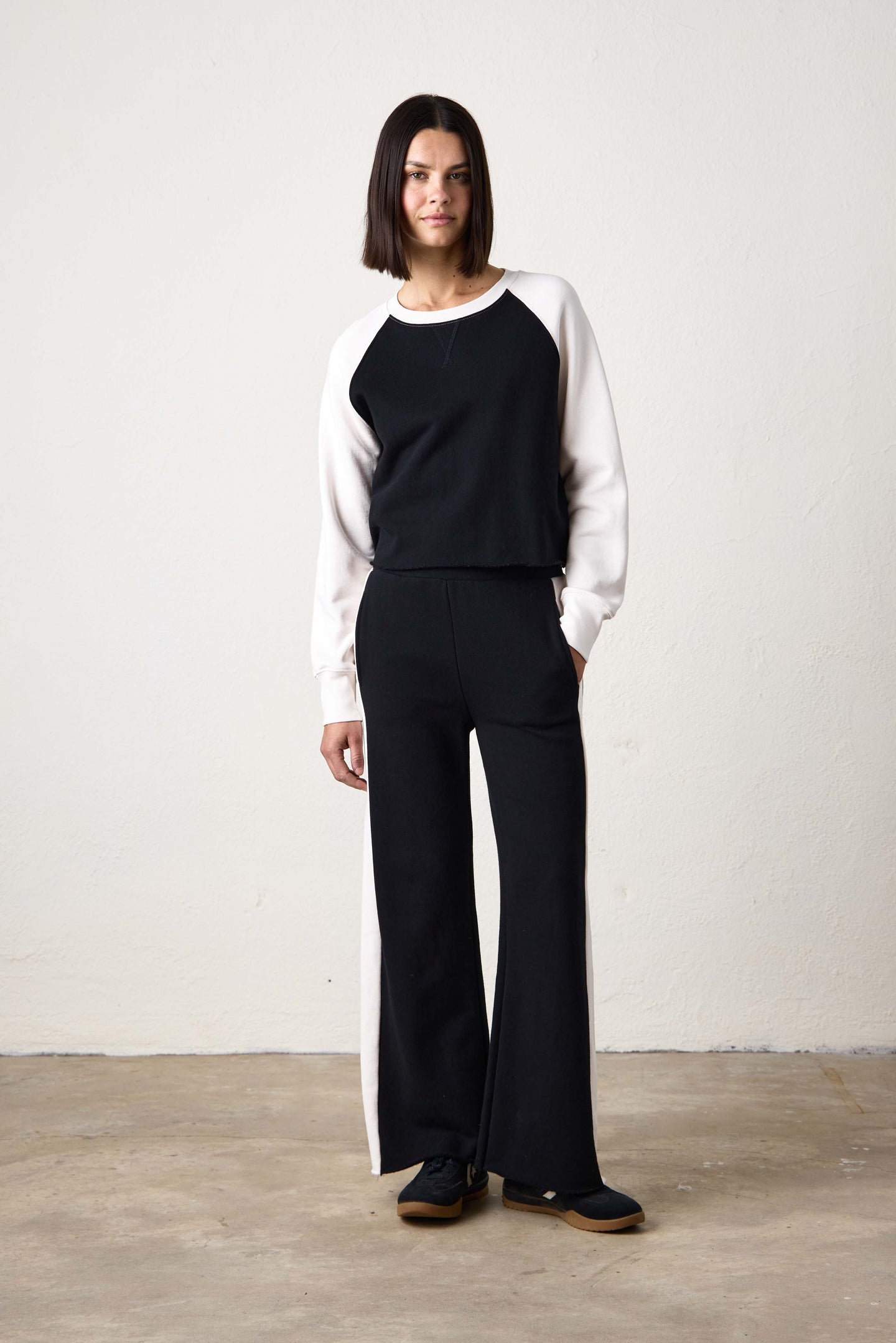 MARCO CROP LOOP TERRY SWEATSHIRT / BLACK/IVORY