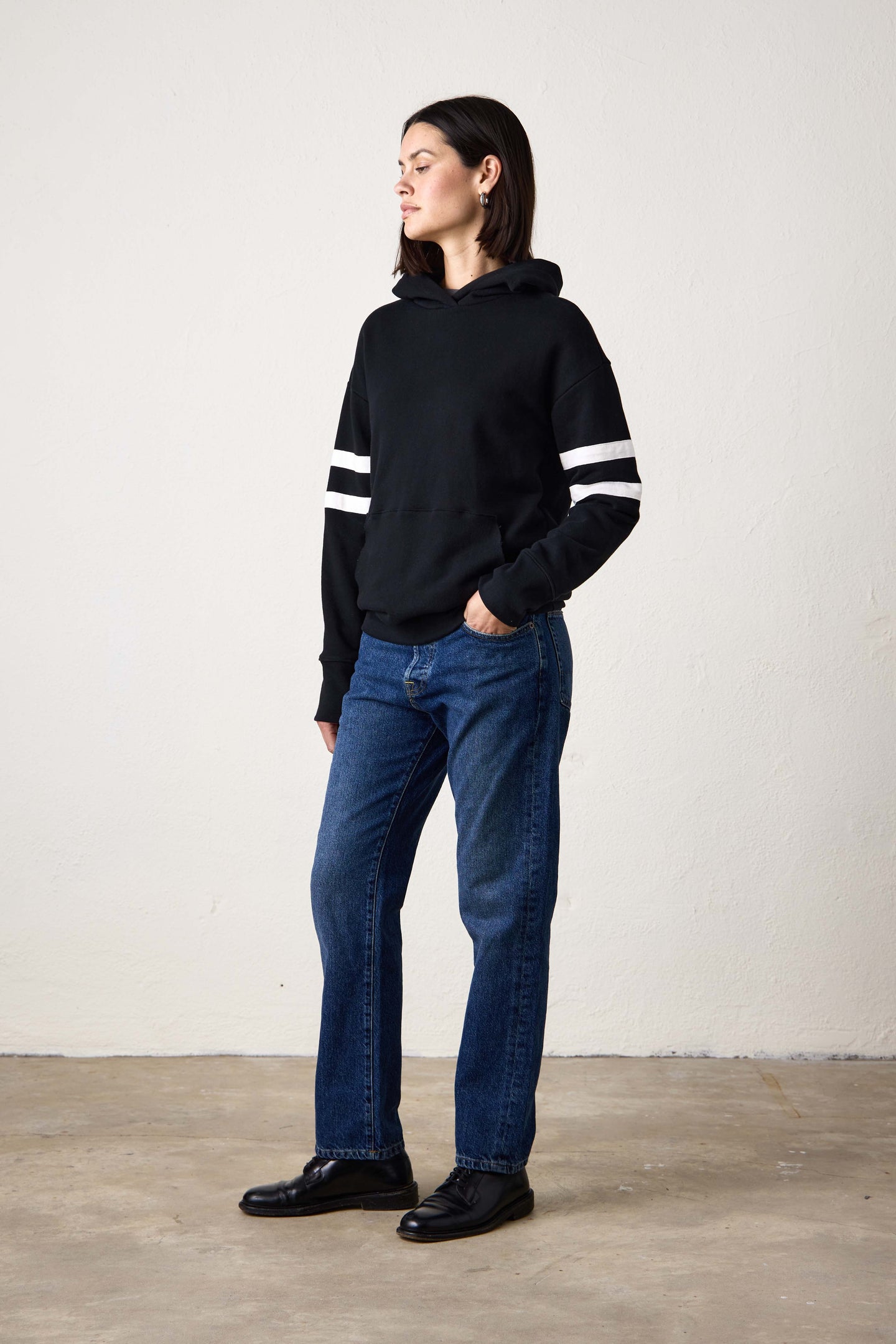 ELLIS RELAXED LOOP TERRY HOODY / BLACK/IVORY