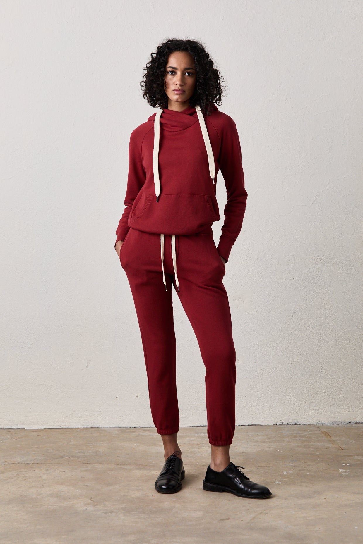 LISSE FITTED PULLOVER HOODY / DEEP RED