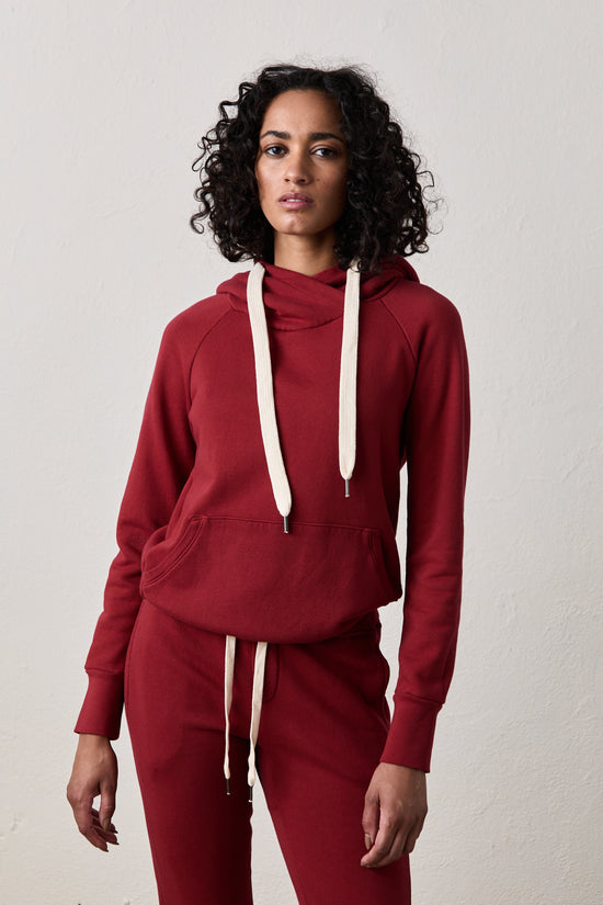 LISSE FITTED PULLOVER HOODY / DEEP RED