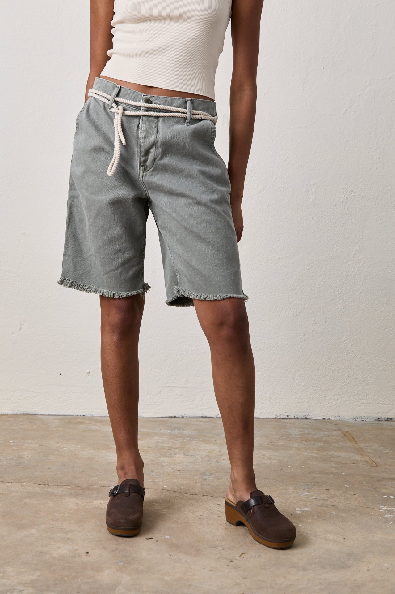 MASE CUTOFF PAINTER SHORTS / MOSS