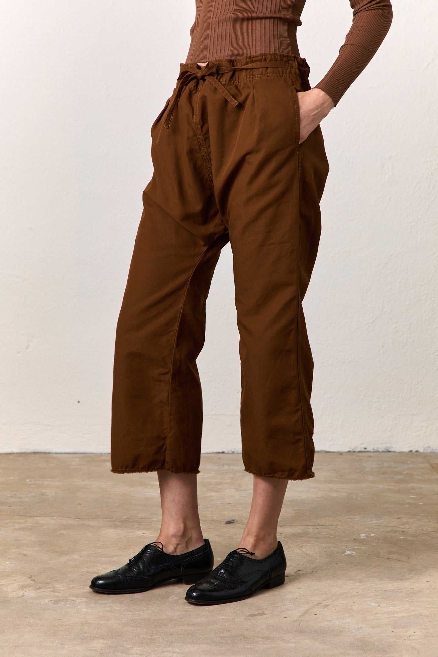 AKARI TIE WAIST PANT / ESPRESSO