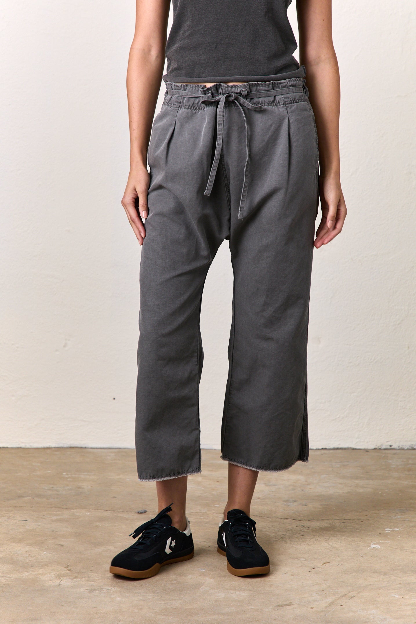 AKARI TIE WAIST PANT / FADED BLACK