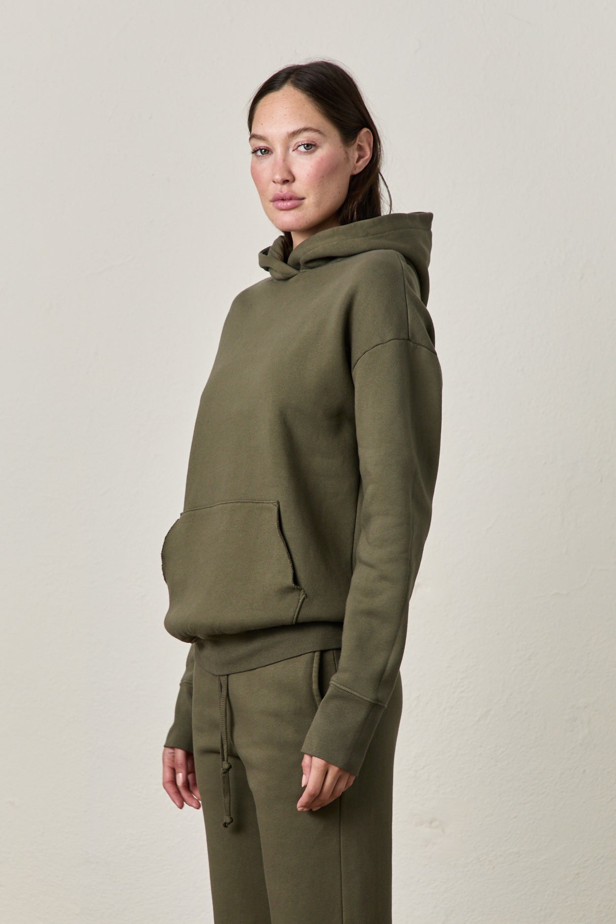 ELLIS PULLOVER HOODY / OLIVE