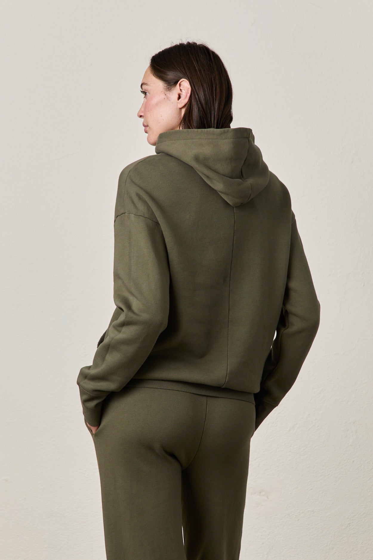 ELLIS PULLOVER HOODY / OLIVE