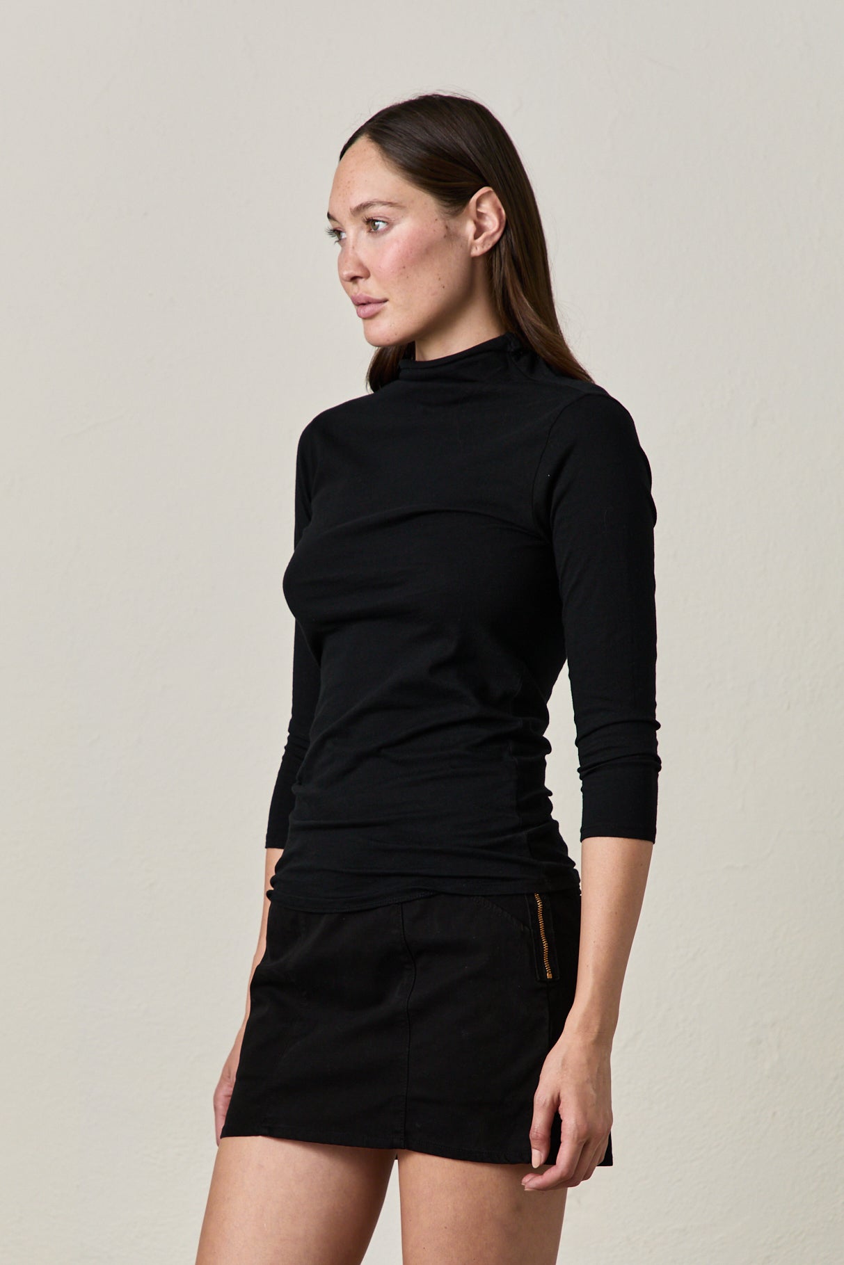 PETRA MOCK NECK TEE / BLACK