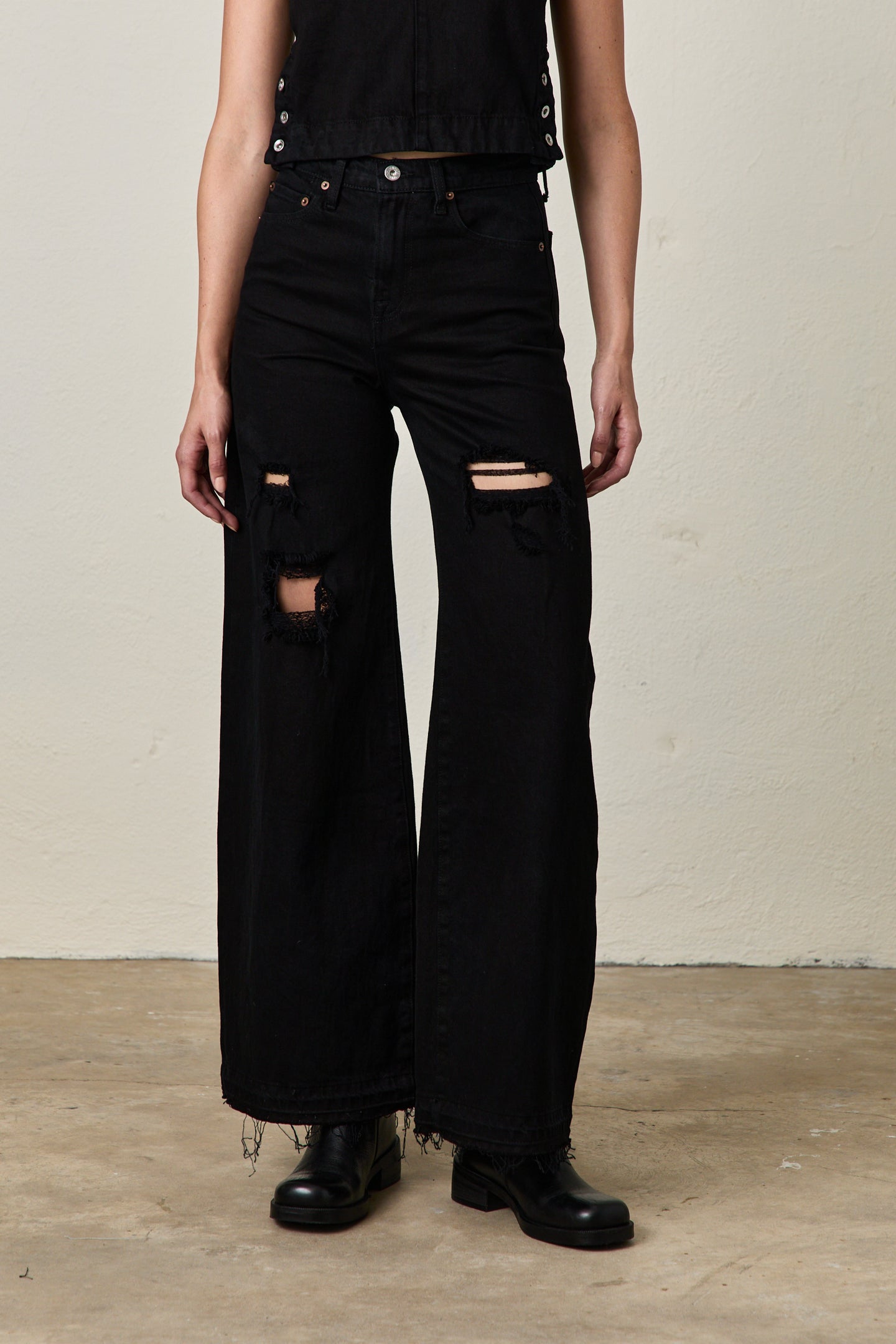 DELTA WIDE LEG JEAN / OVERDYE BLACK DESTROY