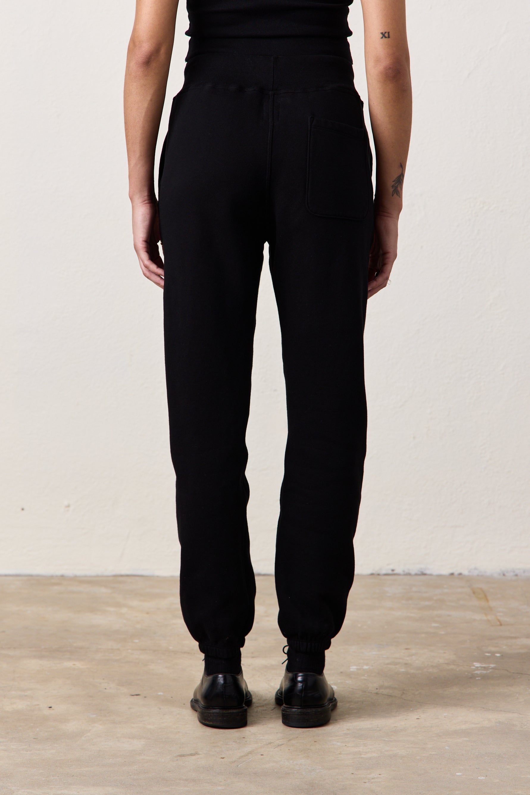 ISABELLA HW STRAIGHT SWEATS / BLACK – NSF Clothing