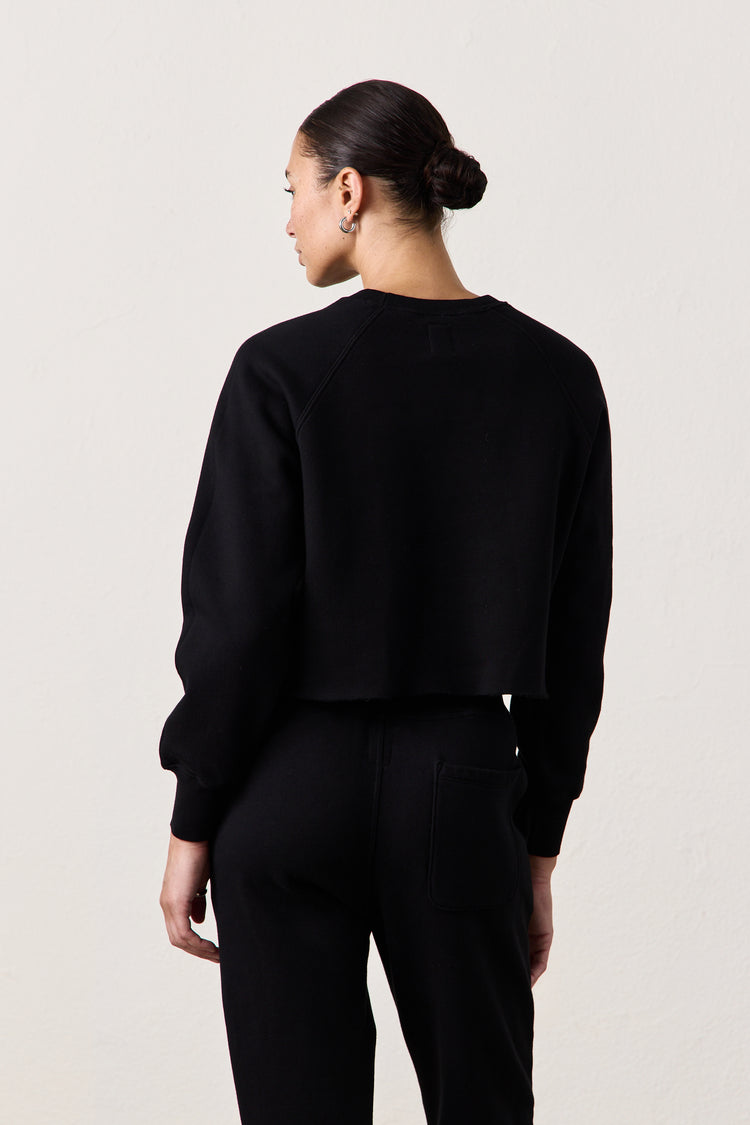 MARCO CROP COZY FLEECE SWEATSHIRT / BLACK