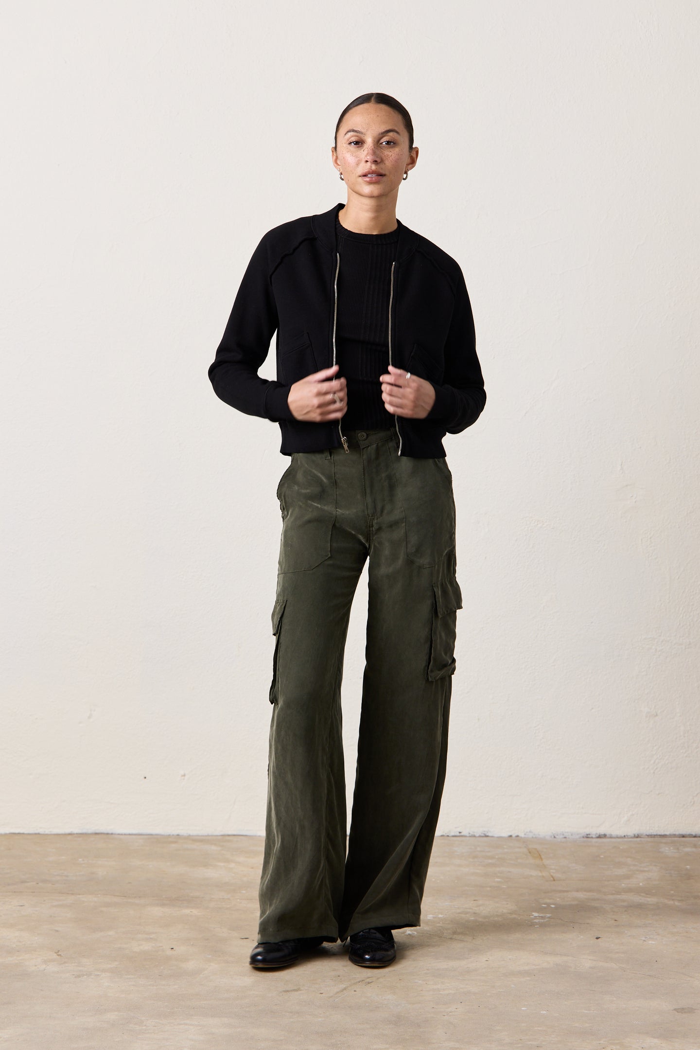 ZOEY CARGO PANTS / OLIVE