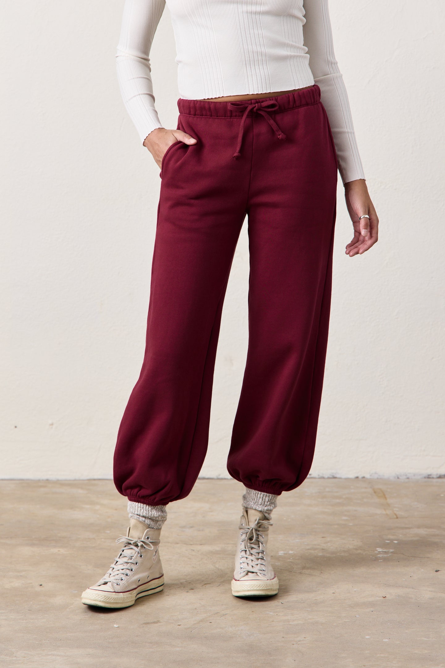 SHANE BILLOW SWEATPANT / DARK CHERRY