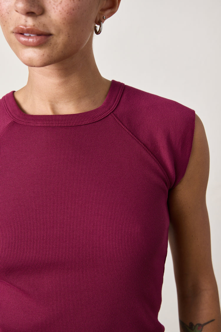 CHLOE FITTED RIB TEE / DARK CHERRY