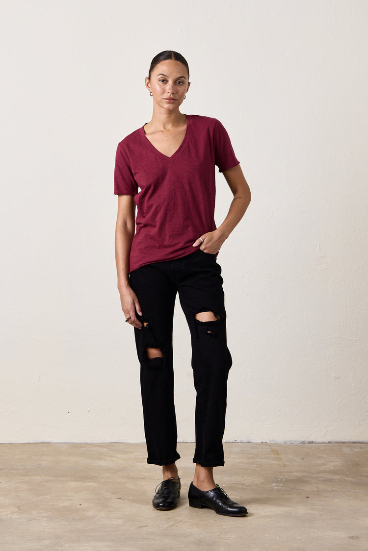 CORA RELAXED SLUB JERSEY V-NECK TEE / DARK CHERRY