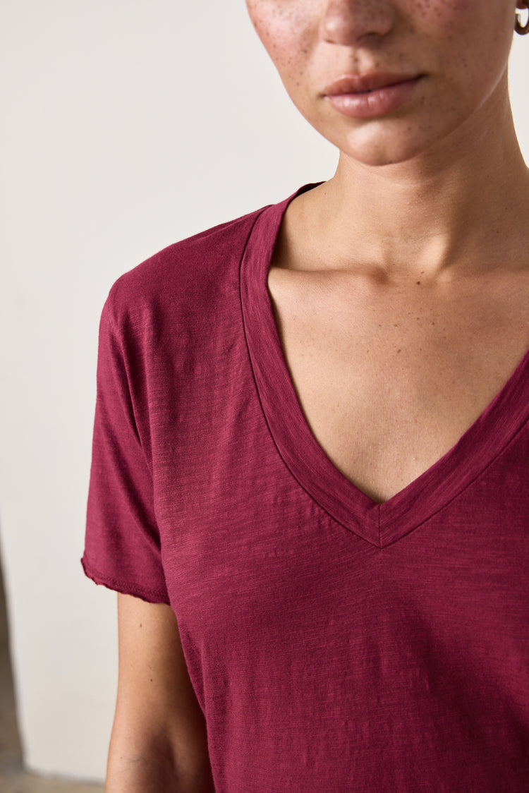 CORA RELAXED SLUB JERSEY V-NECK TEE / DARK CHERRY