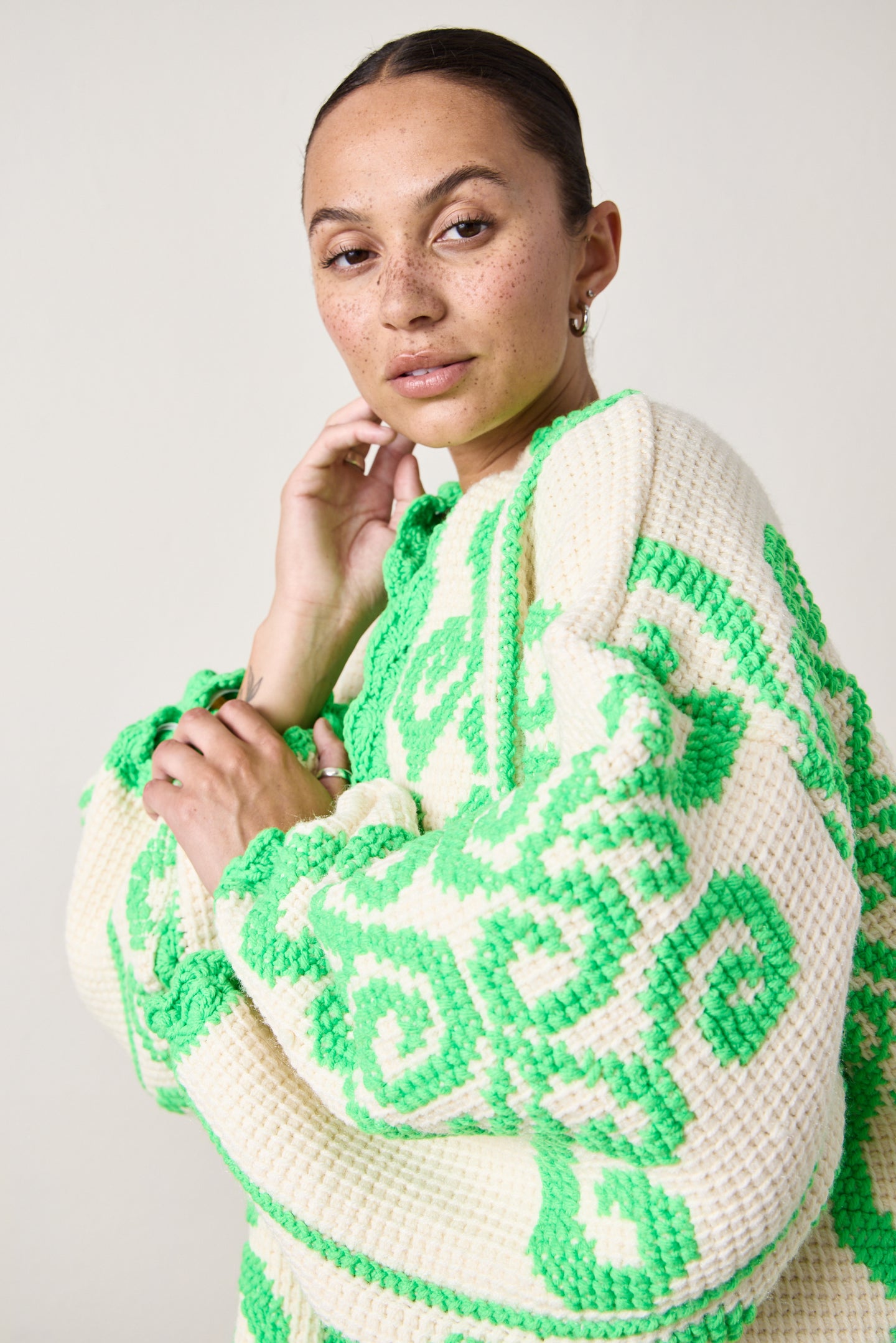 NSF X NM COCOON SWEATER / GREEK KEY GREEN