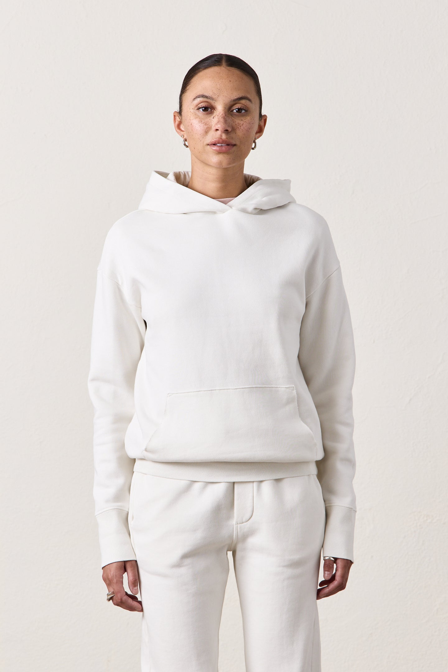 ELLIS RELAXED HOODY / SOFT WHITE