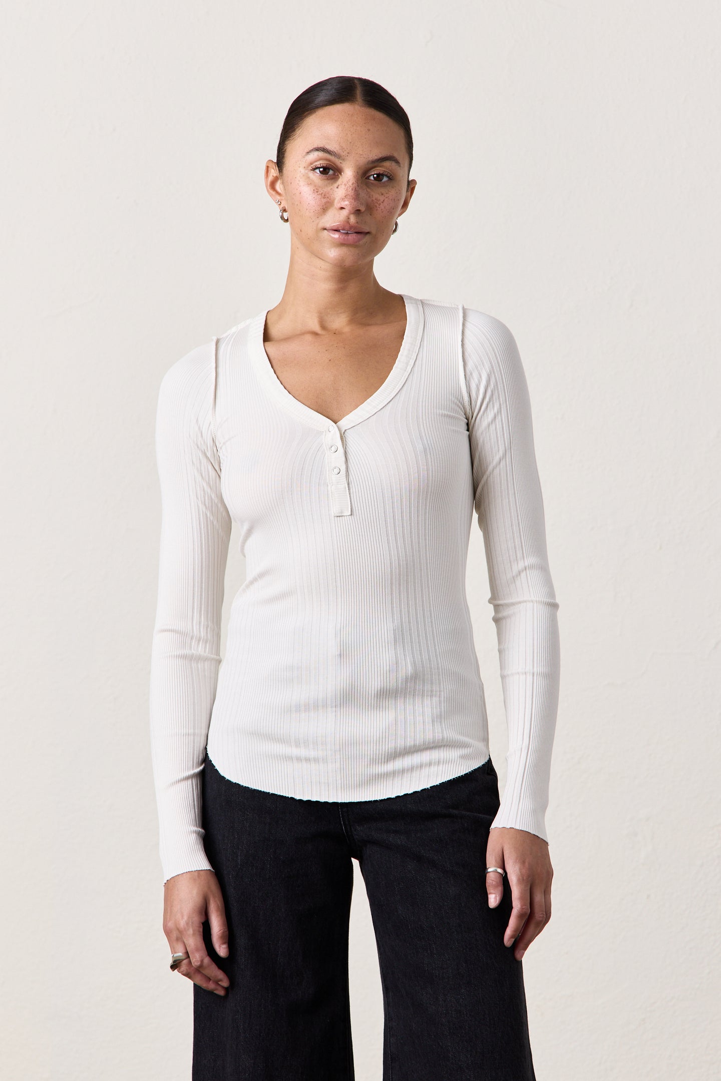 CODY VARIEGATED RIB HENLEY / IVORY