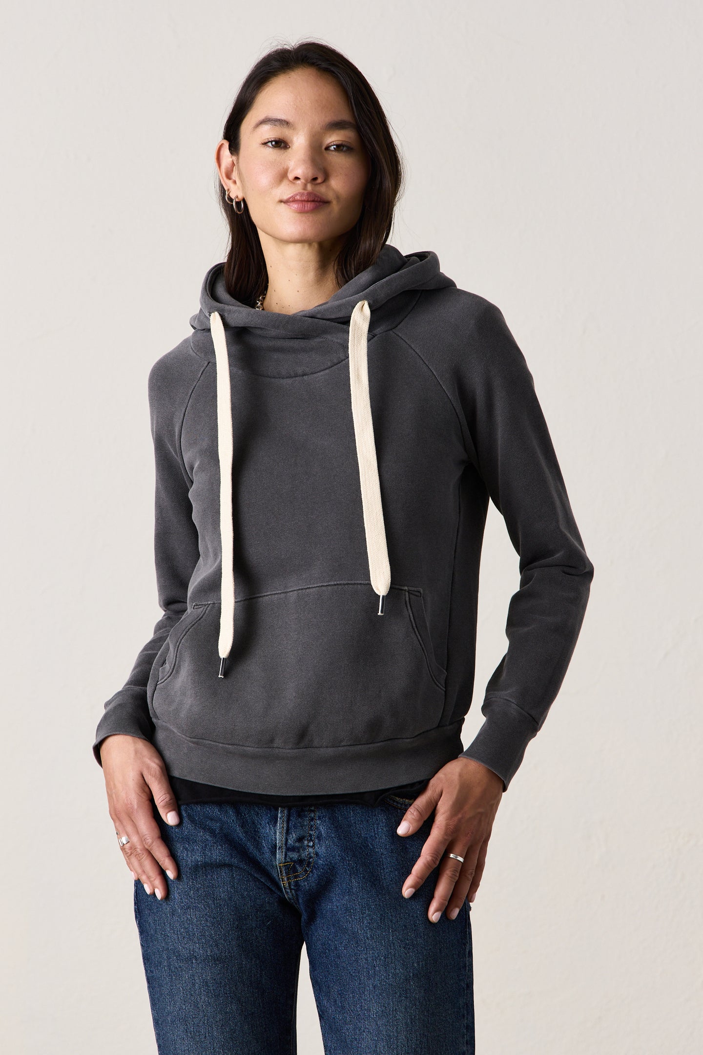 LISSE FITTED LOOP TERRY HOODY / FADED BLACK