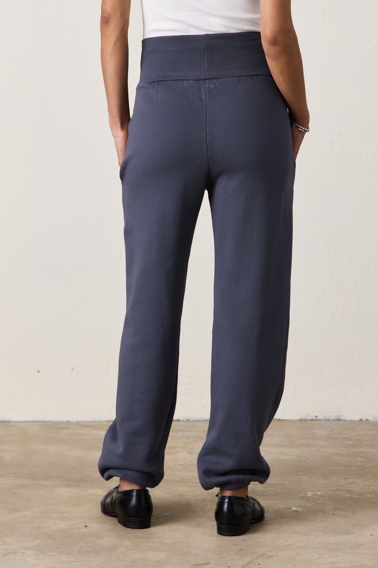 BLAKES RIB WAISTED SWEATPANT / FUME