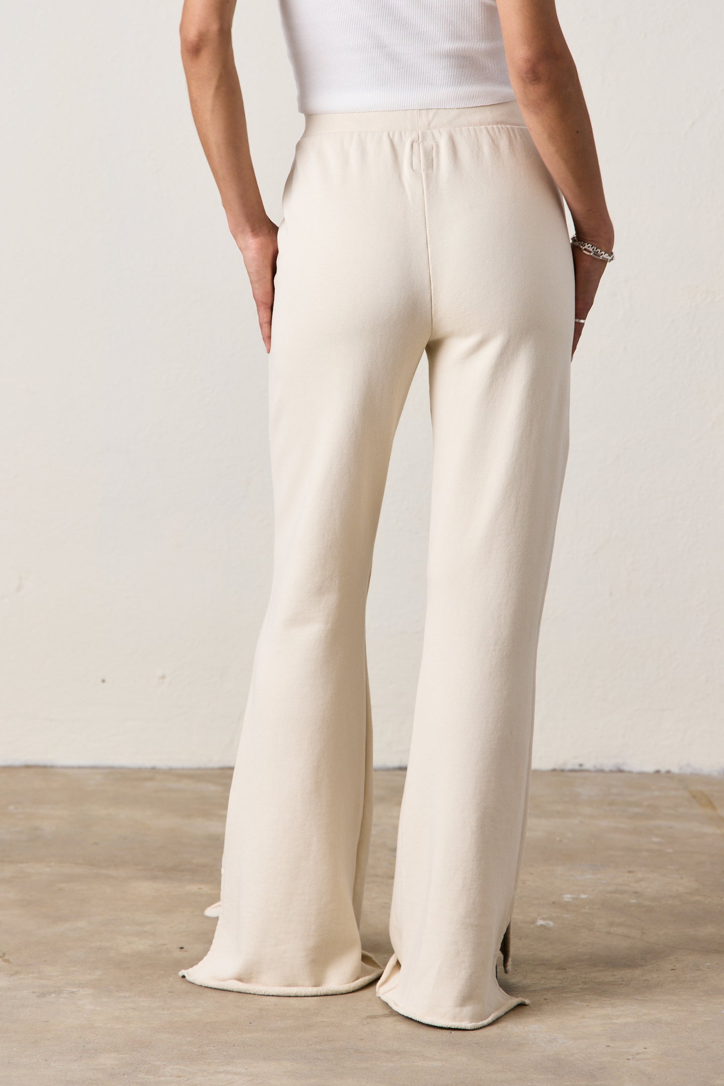 RUSTY SIDE SLIT FLAIR PANTS / PARCHMENT