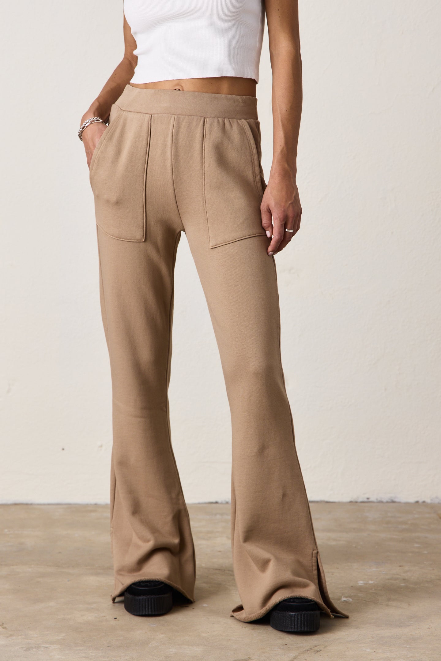 RUSTY SIDE SLIT FLAIR PANTS / BUNGALOW