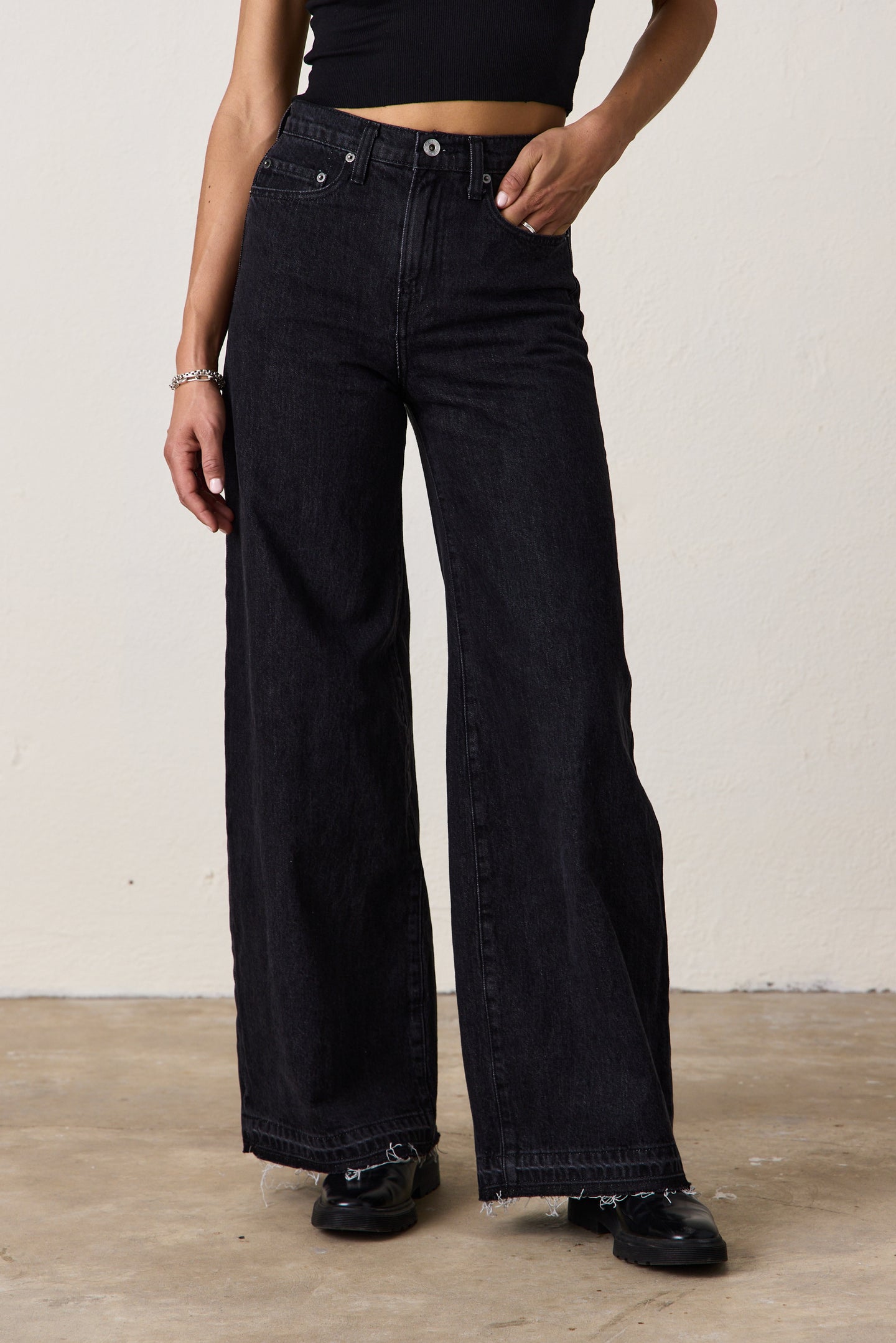 DELTA HIGH WAIST WIDE LEG JEAN / NOIR WASH