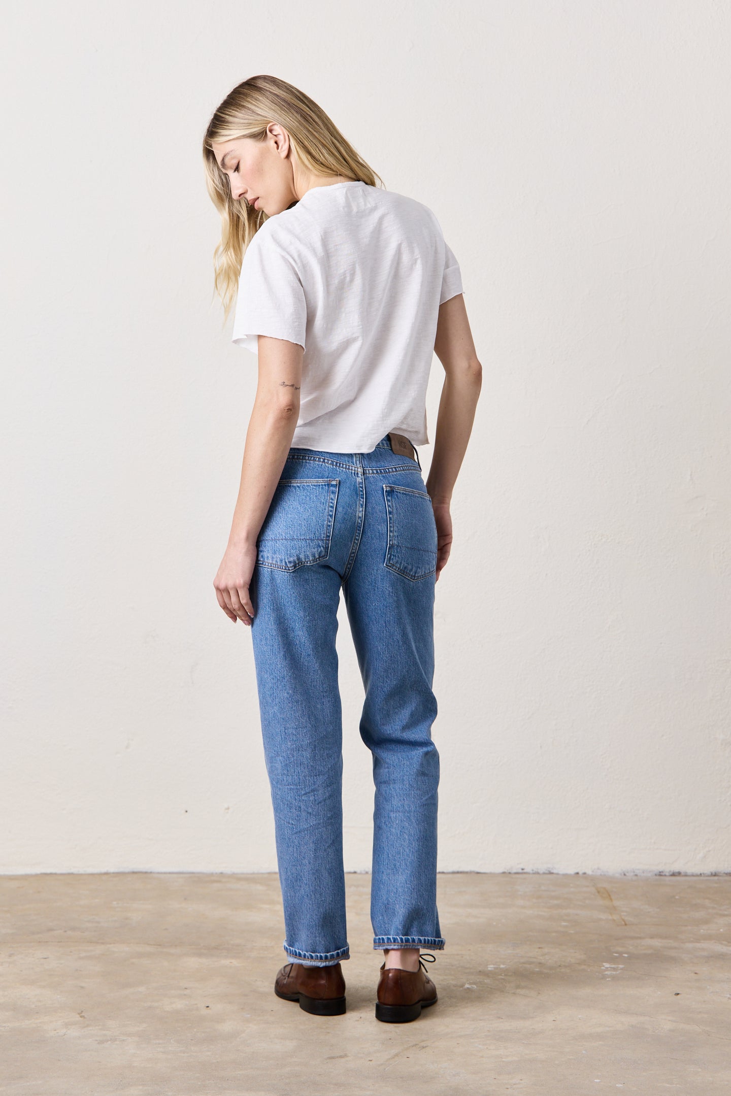 OWEN MID RISE SLOUCHY STRAIGHT JEAN / OCEANSIDE