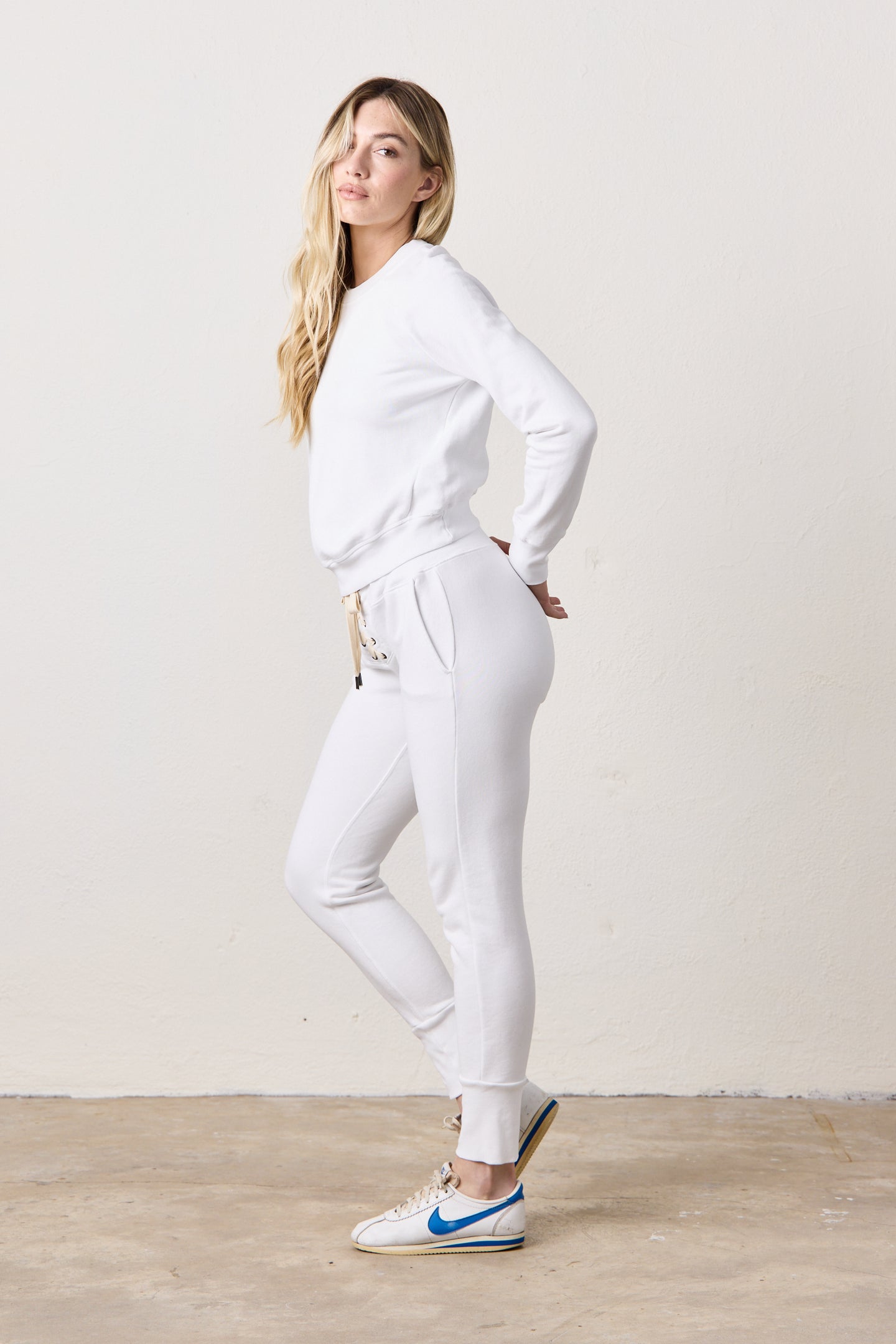 MADDOX FITTED LACE LOOP TERRY SWEATPANT / WHITE