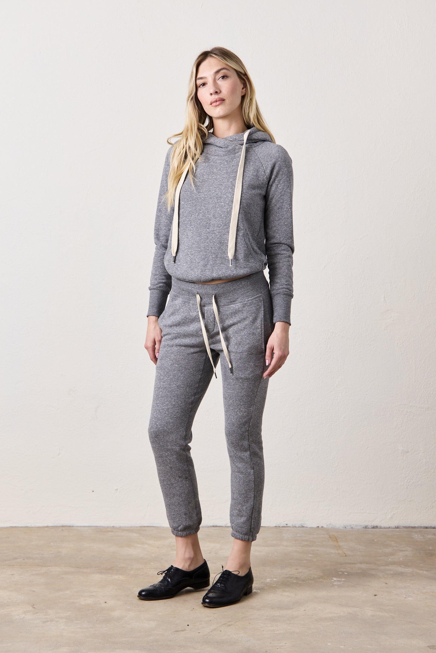 LISSE FITTED MELANGE LOOP TERRY HOODY / CHARCOAL HEATHER GREY