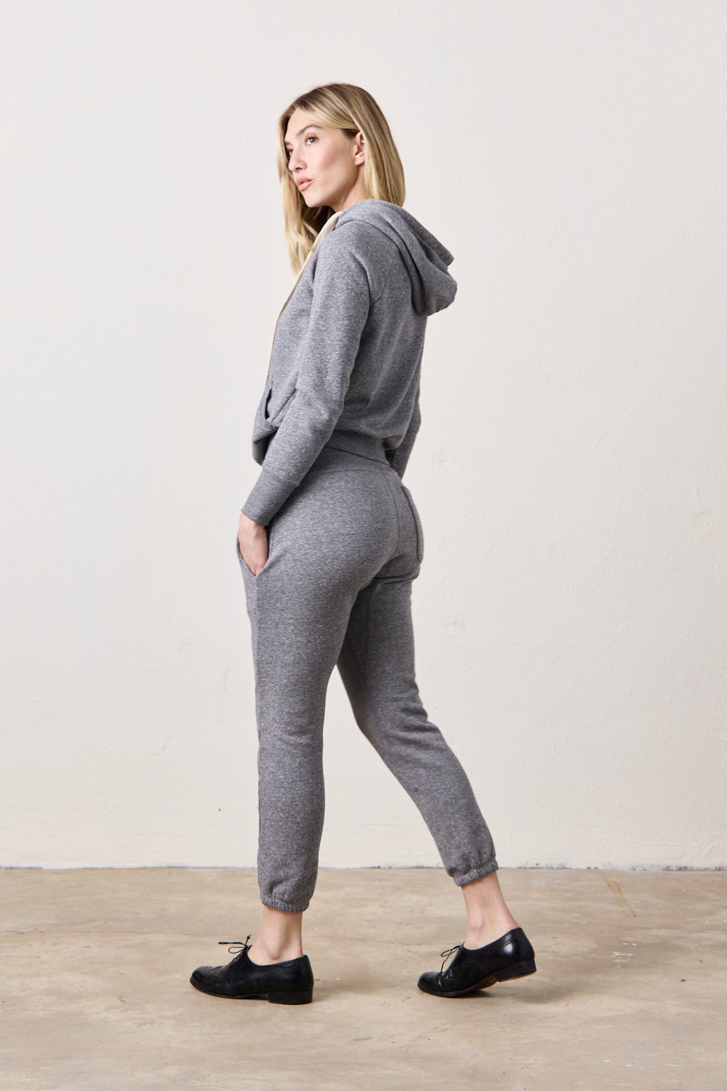 LISSE FITTED MELANGE LOOP TERRY HOODY / CHARCOAL HEATHER GREY