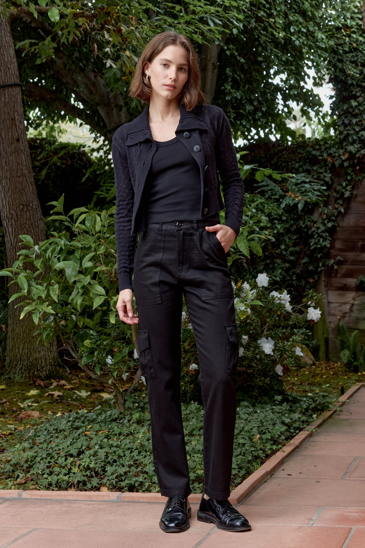 Women's Cargo Pants – Utility Style with a Laid-Back Edge Women's Cargo Pants – Utility Style with a Laid-Back Edge