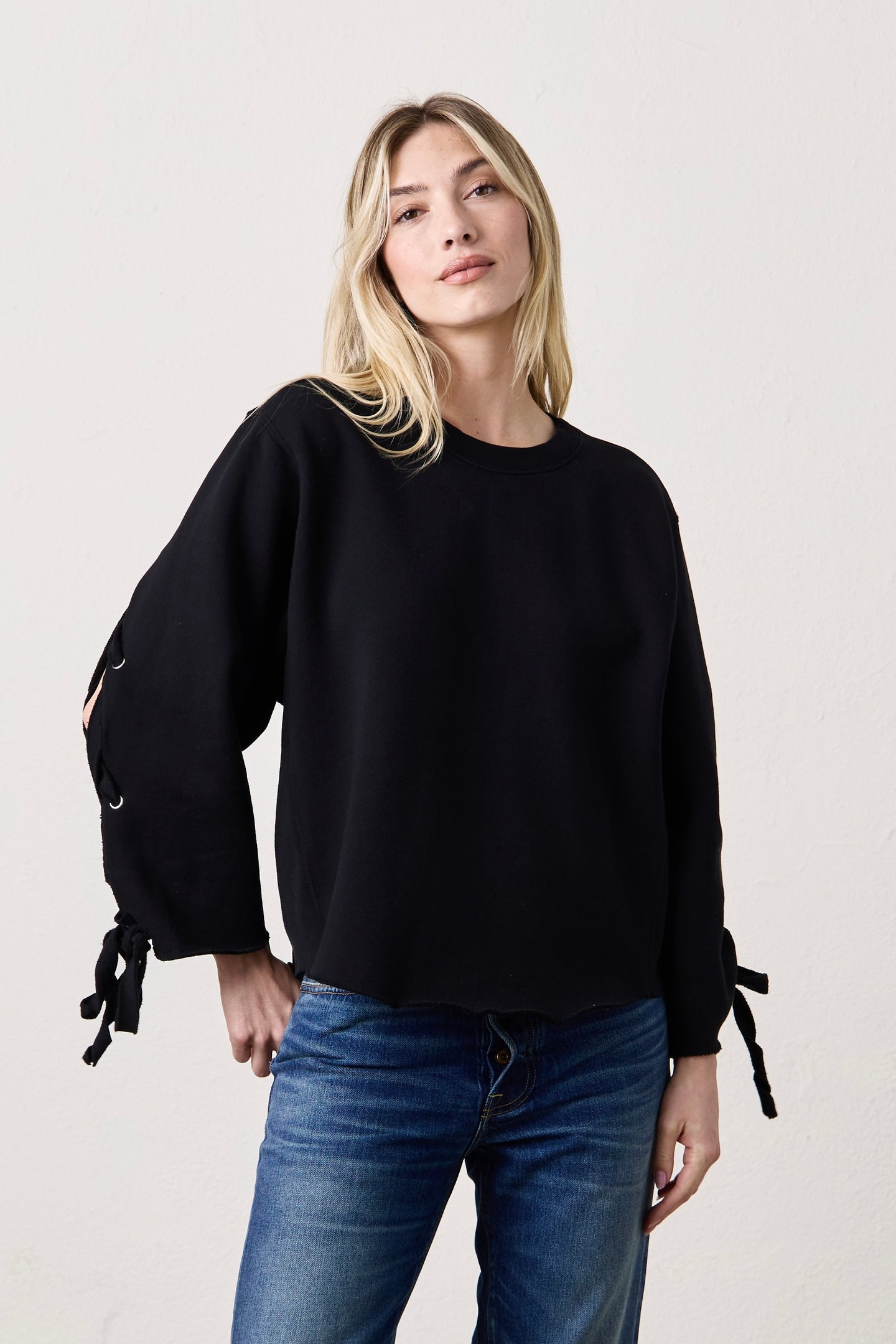 HENDRICKS LACE BACK COZY FLEECE SWEATSHIRT / BLACK