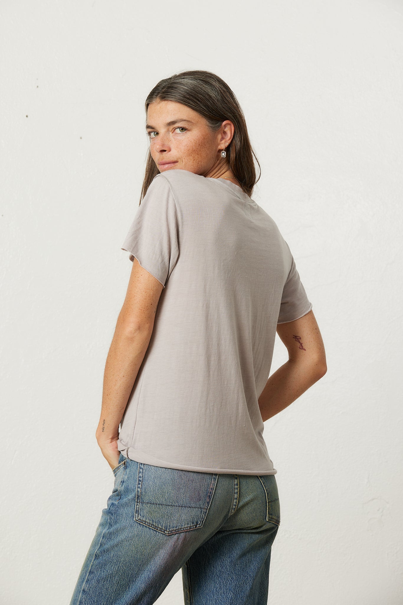 MOORE TEE / SHELL GREY BURNOUT