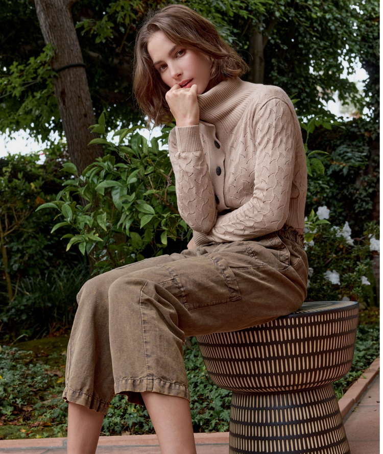 Opens /collections/bottoms