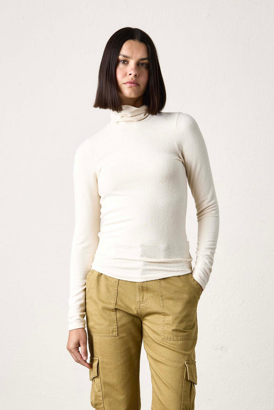 LANI PLUSH FITTED TURTLENECK / IVORY