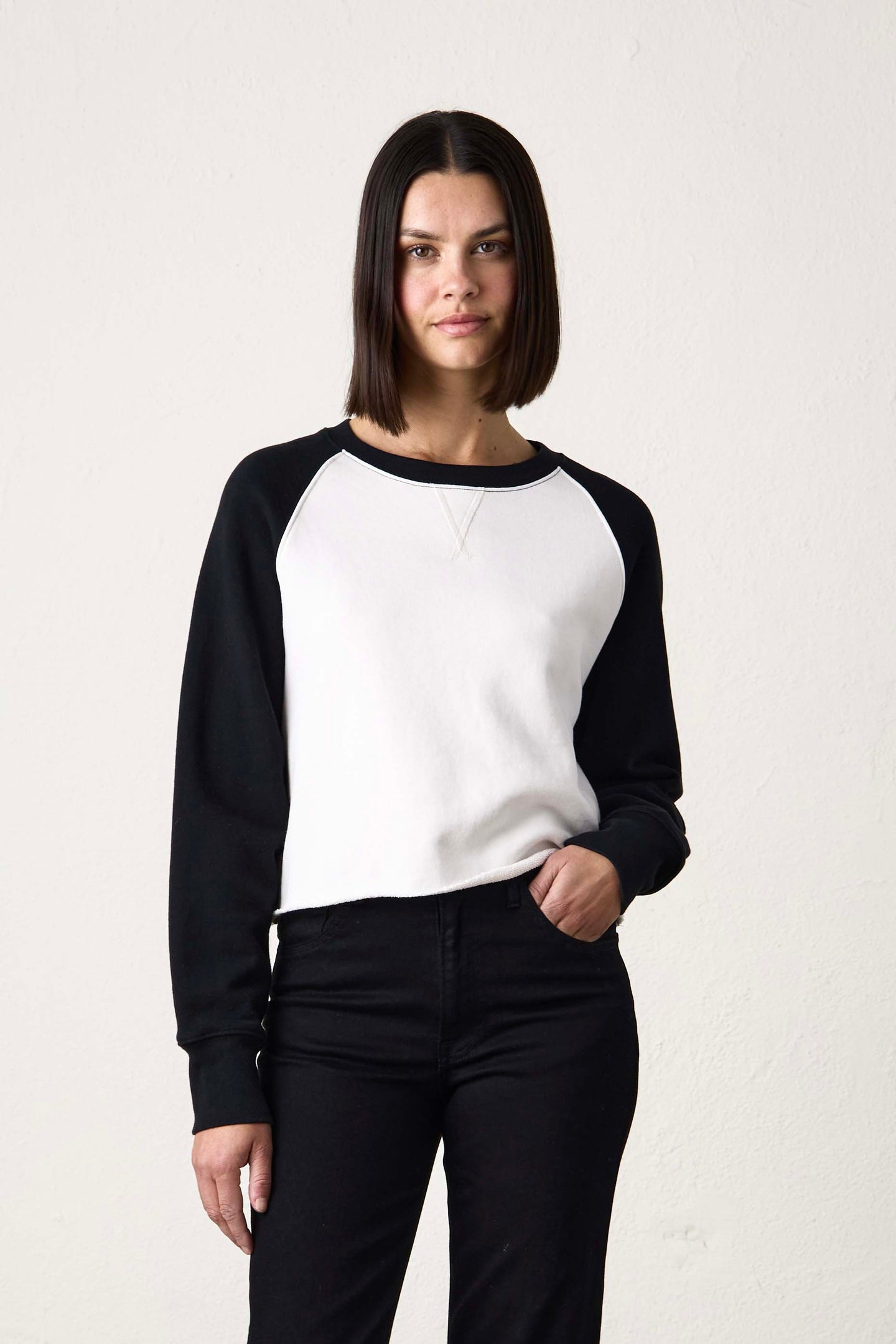 MARCO CROP VINTAGE FRENCH TERRY SWEATSHIRT / IVORY/BLACK