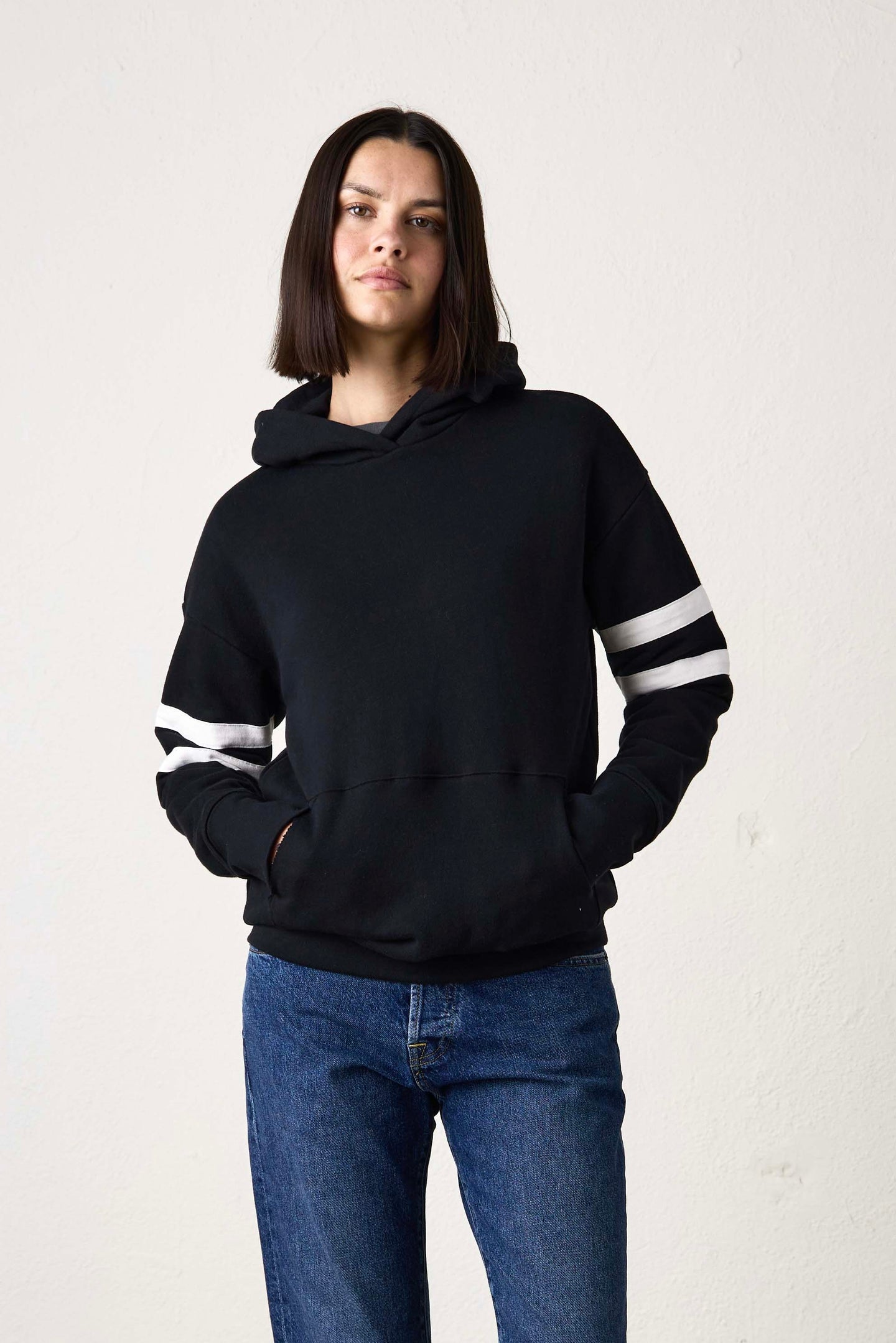 ELLIS RELAXED LOOP TERRY HOODY / BLACK/IVORY