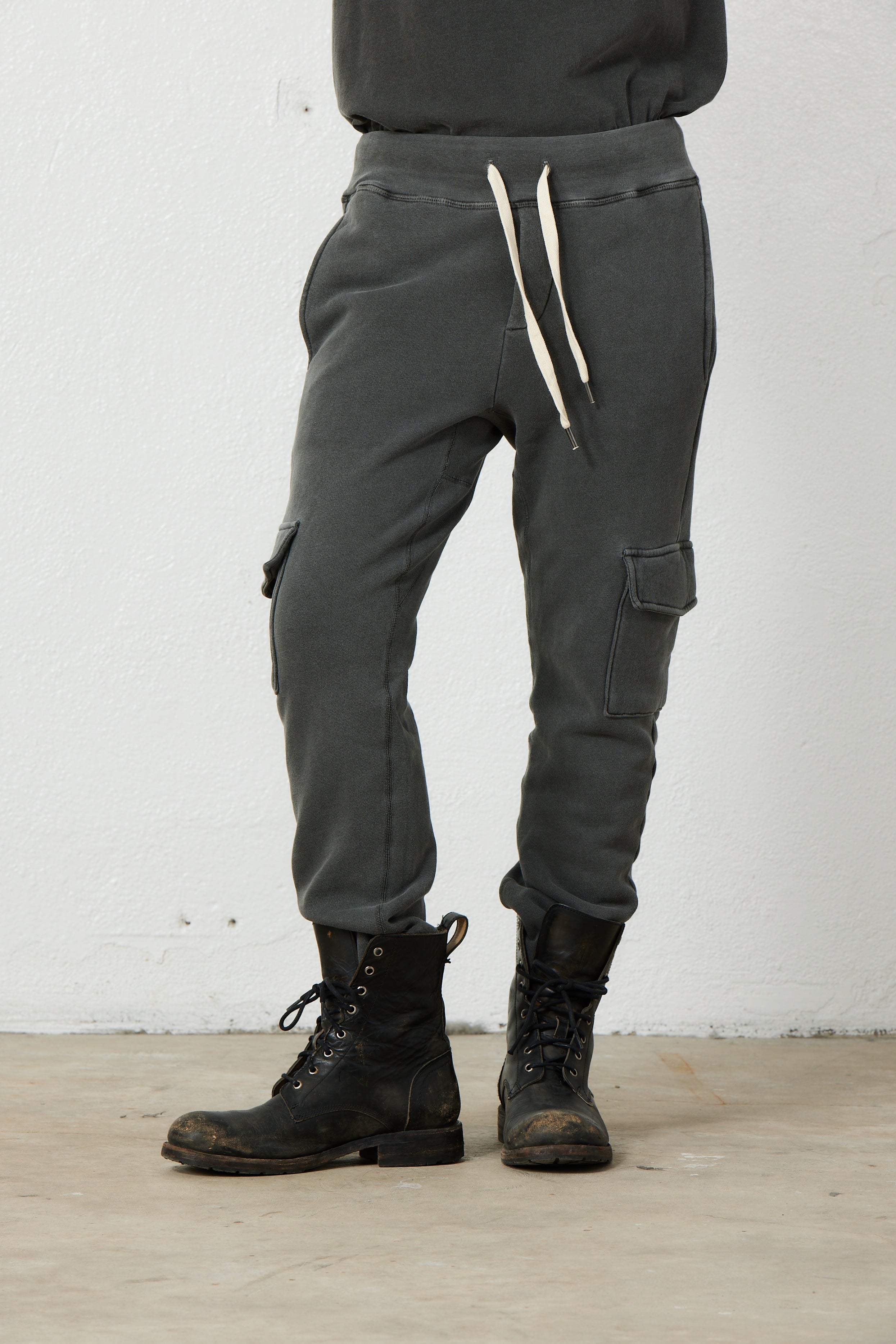 HARRIS CARGO SWEATPANT / PIGMENT BLACK